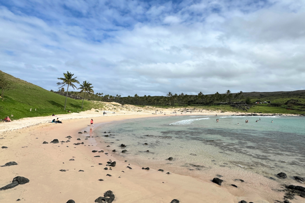 Praia de Anakena na Ilha de Páscoa