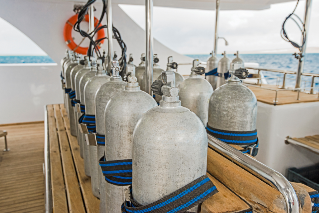 Cilindro de Mergulho no Barco